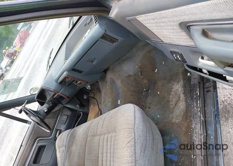 1990 Ford F150 z USA, uszkodzony, nr VIN 1FTEF14N6LNB37306